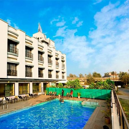 Hotel Aristro Lonavala Εξωτερικό φωτογραφία