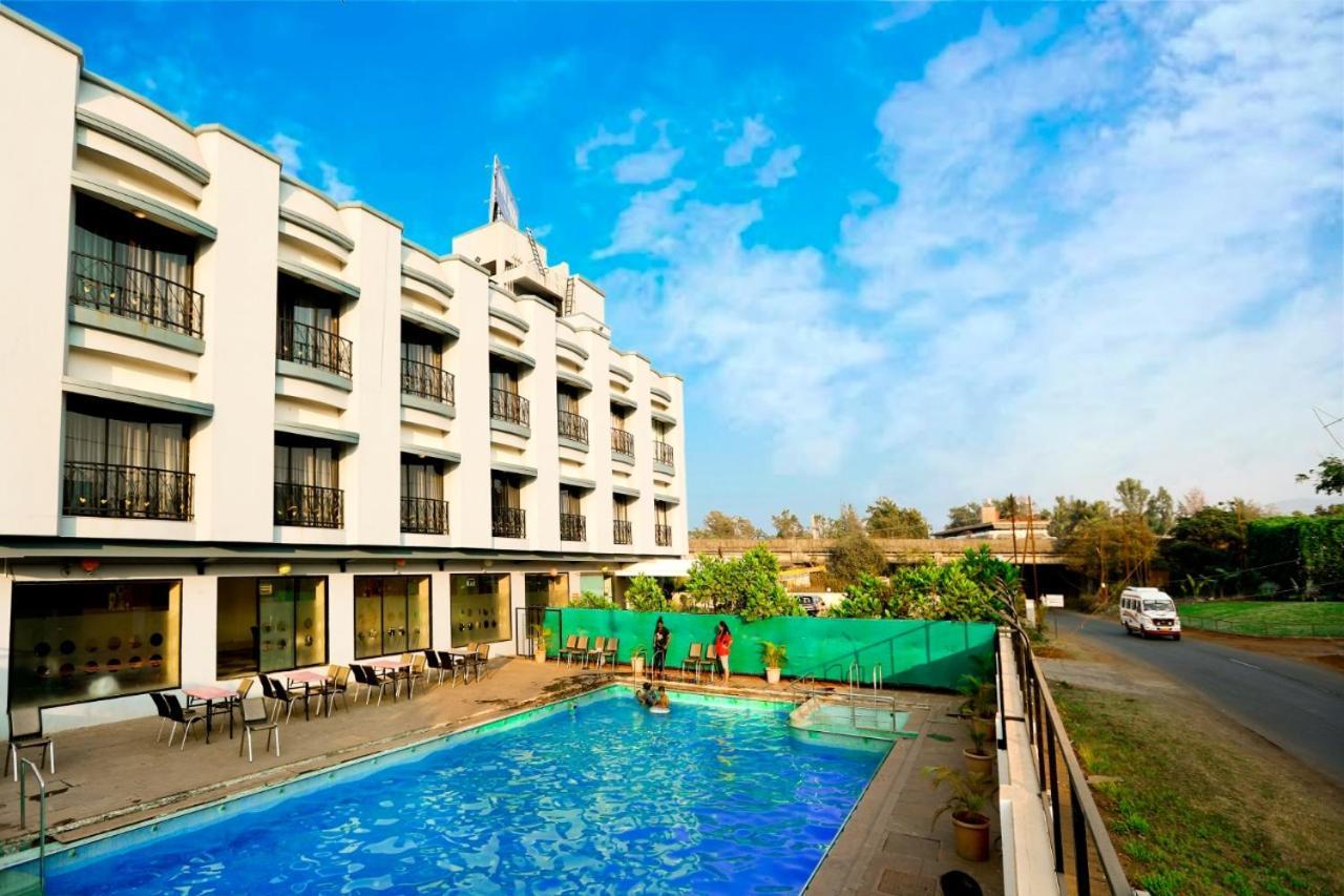 Hotel Aristro Lonavala Εξωτερικό φωτογραφία