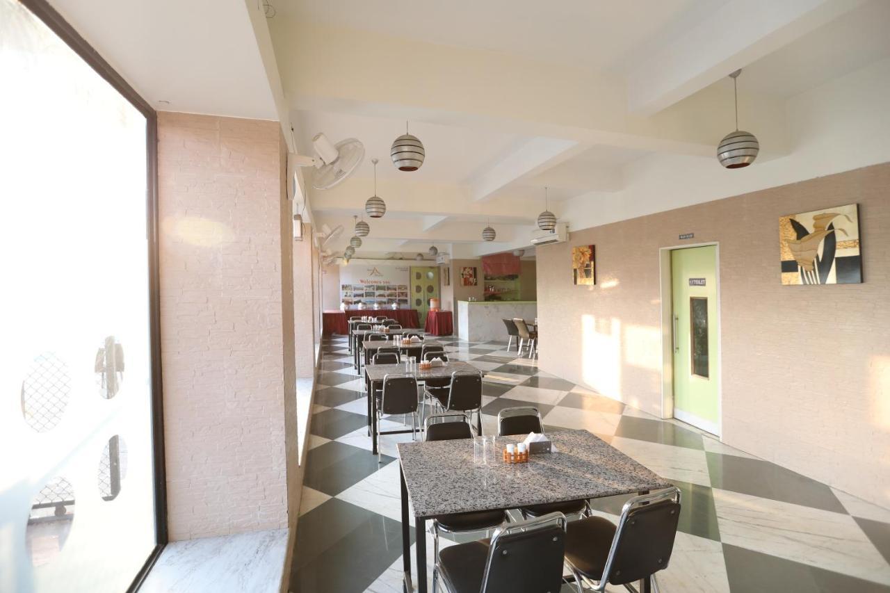 Hotel Aristro Lonavala Εξωτερικό φωτογραφία