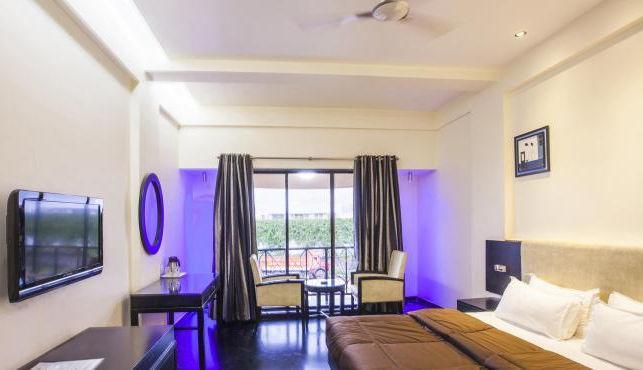 Hotel Aristro Lonavala Εξωτερικό φωτογραφία