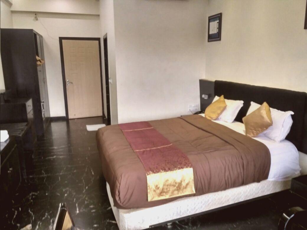 Hotel Aristro Lonavala Εξωτερικό φωτογραφία